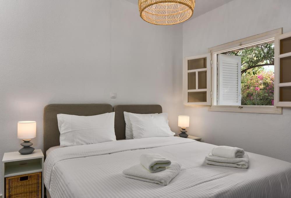 Villa Artemis In Small Kounoupi Porto Heli Exterior photo