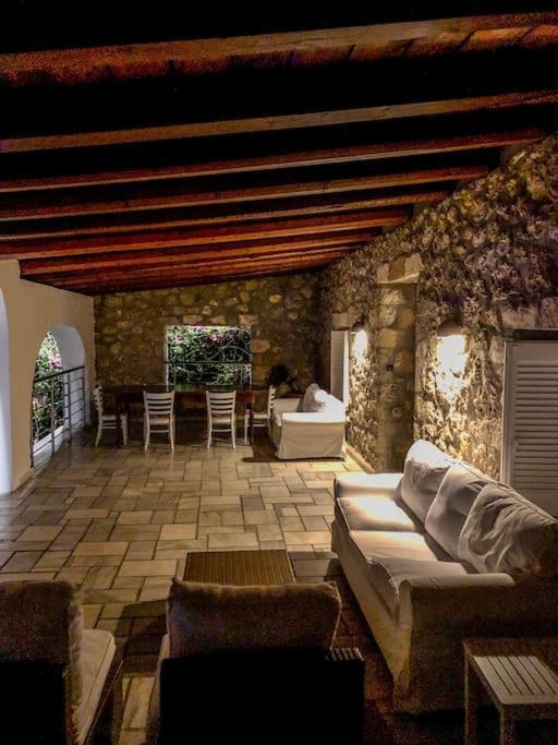 Villa Artemis In Small Kounoupi Porto Heli Exterior photo